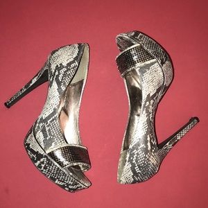 Jessica Simpson peep toe heels
